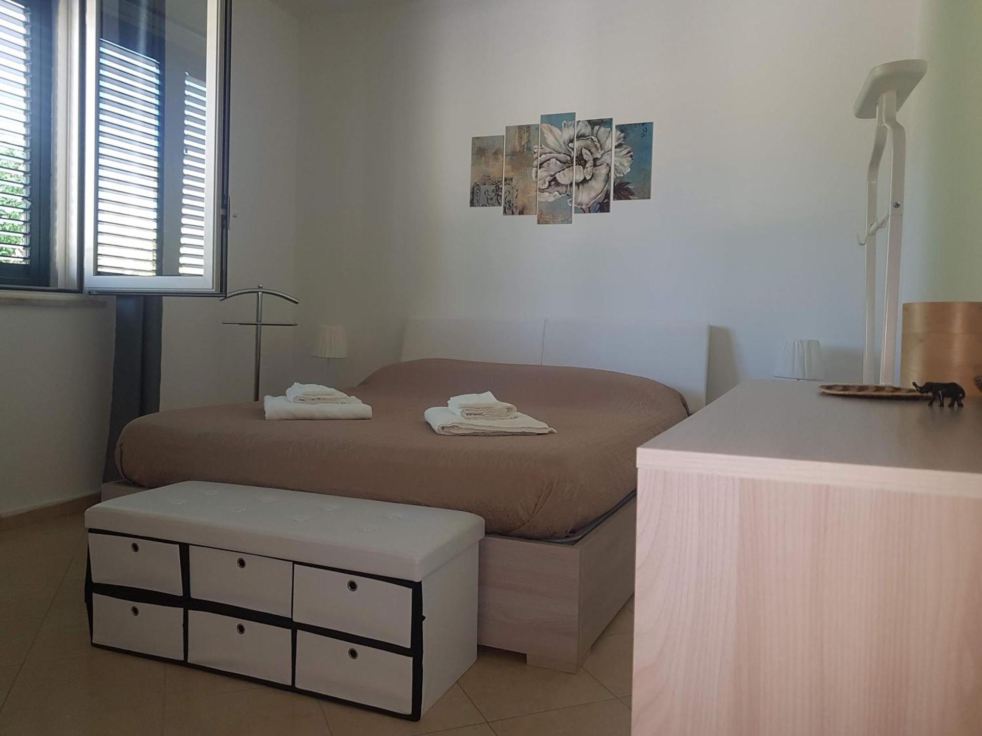 Da Sofi E Giuli Aparthotel อิโซลา เดลเล เฟมมิเน ภายนอก รูปภาพ